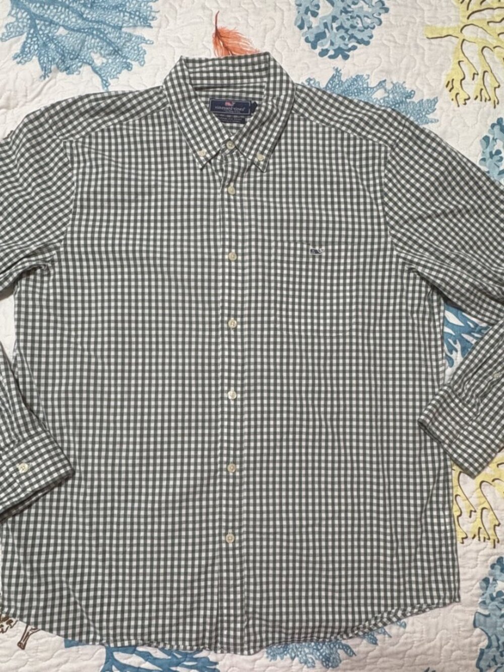 Like New Vineyard Vines Performance Classic Fit Button Down Shirt